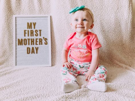 Mothers day. Letter board. Babys first mothers day. Mothers Day Baby Photoshoot, Mothers Day Letter, 3 Month Old Baby Pictures, Future Pictures, Mothers Day Pictures, 3 Month Old Baby, Baby Letters, Baby Pic, Mother's Day Photos