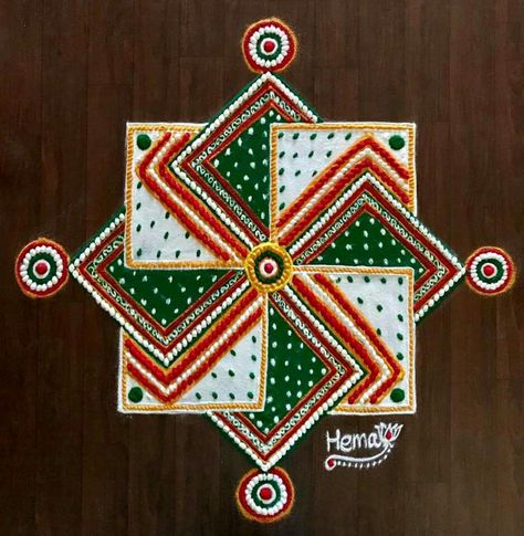 Simple Flower Rangoli, Creative Rangoli, Easy Rangoli Designs Videos, Rangoli Designs Photos, Alpona Design, Rangoli Designs Simple Diwali, Easy Rangoli Designs Diwali, Rangoli Side Designs, Rangoli Designs Latest