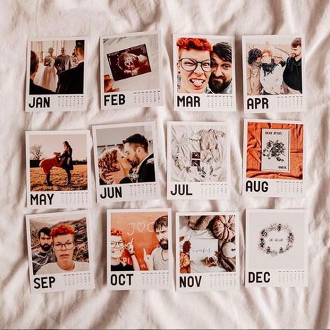 Diy Wedding Journal, Polaroid Gift Ideas, Polaroid Calendar, Picture Calendar, Polaroid Prints, Nursery Personalized Wall Art, Cadeau St Valentin, Calendar Design Template, Personalised Gifts Diy