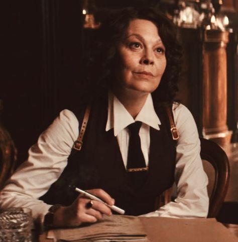 Polly Shelby Style, Peaky Blinders Polly Gray, Polly Gray Outfits Peaky Blinders, Polly Gray Outfit, Polly Gray Aesthetic, Peaky Blinders Female Outfit, Polly Gray Peaky Blinders, Polly Peaky Blinders, Polly Grey