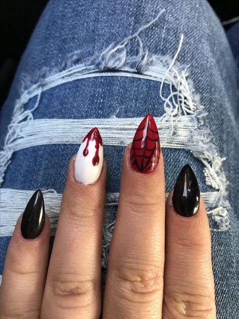 Almond Halloween Nails Designs, Spooky Halloween Nails Almond, Black Red Halloween Nails, Red Black Halloween Nails, Halloween Nails Black And Red, Halloween Nails Red And Black, Red And Black Halloween Nails, Black And Red Halloween Nails, Halloween Nails Red