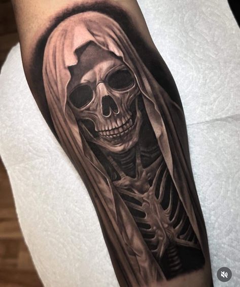 Skull Spider Tattoo Design, Reaper Back Tattoo, Santa Muerte Tattoo Stencil, Chicano Sleeve, Grim Reaper Tattoo Designs, Chicano Tattoos Gangsters, Santa Muerte Tattoo, Skull References, Hahaha Joker