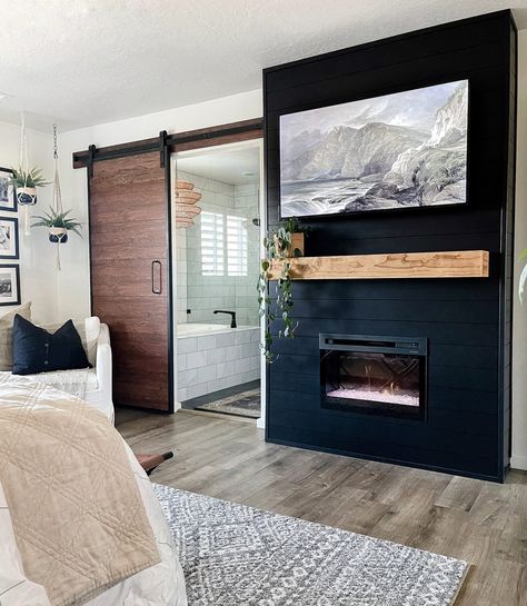 20 Floor To Ceiling Fireplace Ideas To To Warm Up Your Home - Unhappy Hipsters Black Electric Fireplace, Room Focal Point, Wooden Fireplace, Black Fireplace, Fall Mantle, Boho Interior Design, Diy Fireplace, Interior Design Diy, Fireplace Tile