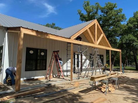 Add Covered Front Porch To House, Front Porch Roof Ideas Ranch Style, Mobile Home Porch Addition, Full Length Covered Front Porch, Manufactured Home Front Porch Addition, Metal Building Makeover Exterior, Western Mobile Home Exterior, Back Porch On Ranch Style House, Covered Porch On Ranch Style Home