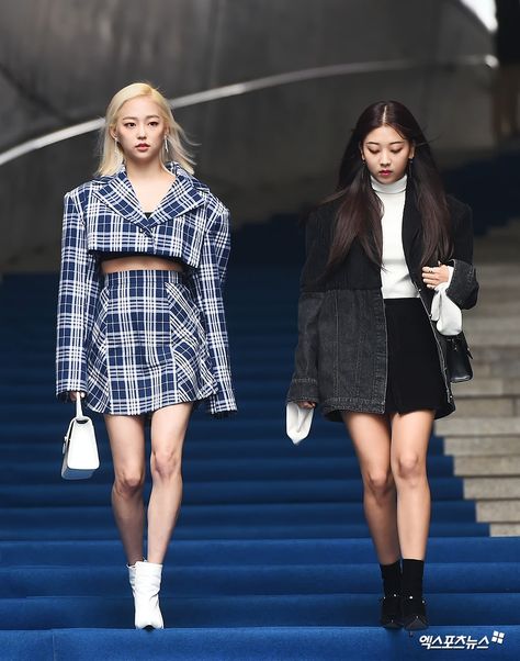 Stylish Celebs, Fashion Trends To Watch, And Welcome Surprises From 2019 F/W Seoul Fashion Week | Soompi Fashion Outfits 2022, Chinese Fashion Street, 2022 Style, Korean Outfit Street Styles, Fashion Week Outfit, Stylish Celebrities, Seoul Fashion Week, Seoul Fashion, K Fashion