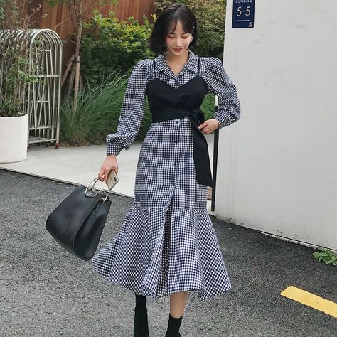 2 Pieces Dresses, Look 80s, Golden Globes Red Carpet, Modest Fashion Outfits, Mode Inspo, Kpop Fashion Outfits, 가을 패션, Celebrity Outfits, Golden Globes