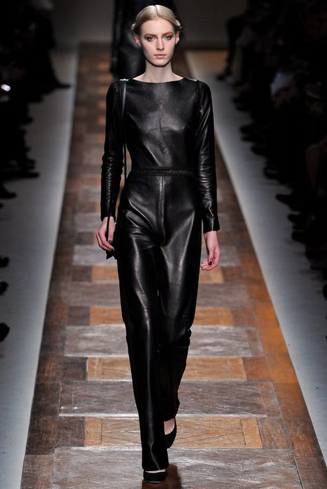 Valentino Runway, High Fashion Trends, Leather Jumpsuit, Snow Fashion, Valentino Women, Popsugar Fashion, Dark Fashion, Fashion Photo, Leather Fashion