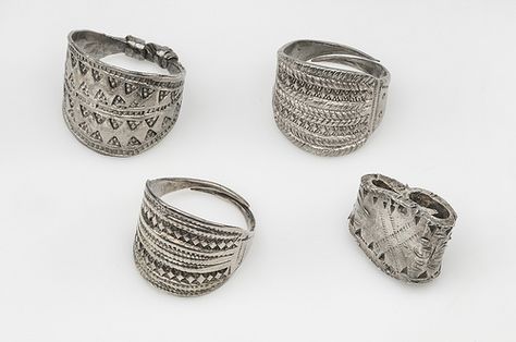 Rings. Silver.  Hoard find, Rone, Gotland, Sweden. SHM 16477.  In the Historiska Museet, Stockholm. Ragnar Vikings, Viking Jewellery, Viking Reenactment, Viking Life, Ancient Jewellery, Norse Jewelry, Viking Culture, Ancient Vikings, Viking Ring