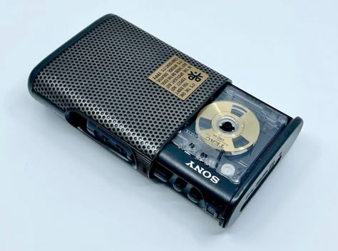 Sony Design, Sony Walkman, Retro Gadgets, Music Technology, Cool Electronics, Portable Radio, Tape Recorder, Cassette Player, Electronics Design