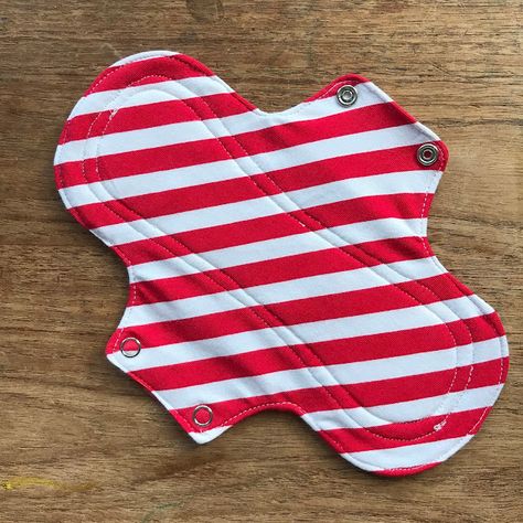 Reusable Pads Pattern Free, Free Cloth Pad Sewing Pattern, Homemade Pads Period, Diy Reusable Bladder Control Pads, Fabric Pads Free Pattern, Free Menstrual Pad Pattern, Washable Pads Pattern, Cloth Menstrual Pads Diy Free Pattern, Menstrual Pads Pattern Free