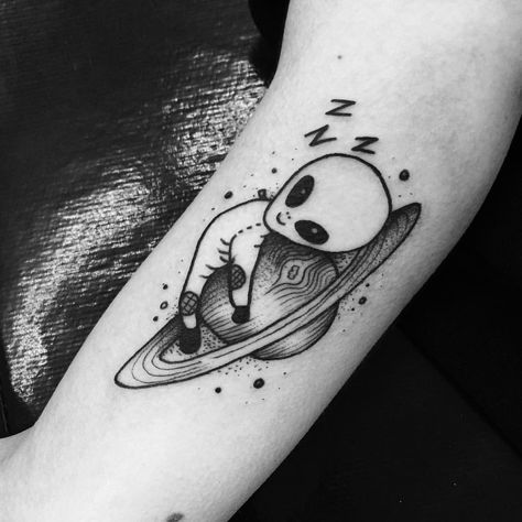 Alien Tumblr, Tattoo Alien, Mandala Arm Tattoo, Dotwork Tattoo Mandala, Cosmic Tattoo, Saturn Tattoo, Ufo Tattoo, Planet Tattoos, Muster Tattoos