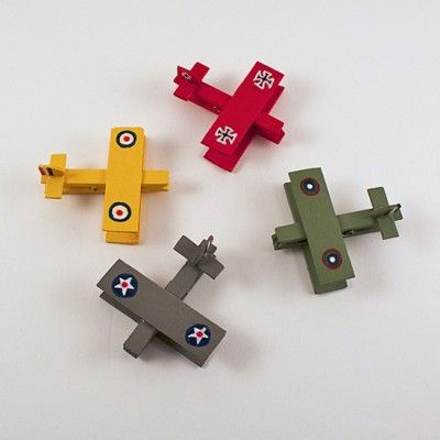 Snoopy Inspired Clothespin Airplanes - Fun Family Crafts Military Crafts, Army Crafts, Airplane Crafts, Clothes Pin Crafts, Family Crafts, Adult Crafts, Play Ideas, Recycled Crafts, Craft Stick Crafts