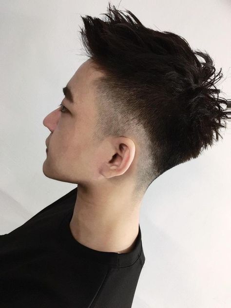 Semi Mohawk, Haircut High Fade, Trending Hairstyles For Men, Stylish Boy Haircuts, Mid Fade Haircut, High Fade Haircut, Asian Man Haircut, Mens Hairstyles Fade, Gents Hair Style