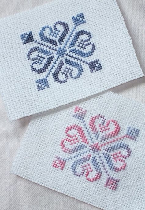 Corak Sulaman, Biscornu Cross Stitch, Cross Stitch Border Pattern, Cross Stitch Geometric, Pola Kristik, Cross Stitch Patterns Flowers, Pola Sulam, Cross Stitch Heart, Cross Stitch Bookmarks