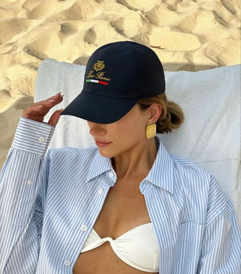 Yacht Outfit, Serum Concealer, Italian Summer Outfits, Dress Up Jeans, Fits Aesthetic, Beach Attire, Italian Summer, Beach Look, Photo Instagram