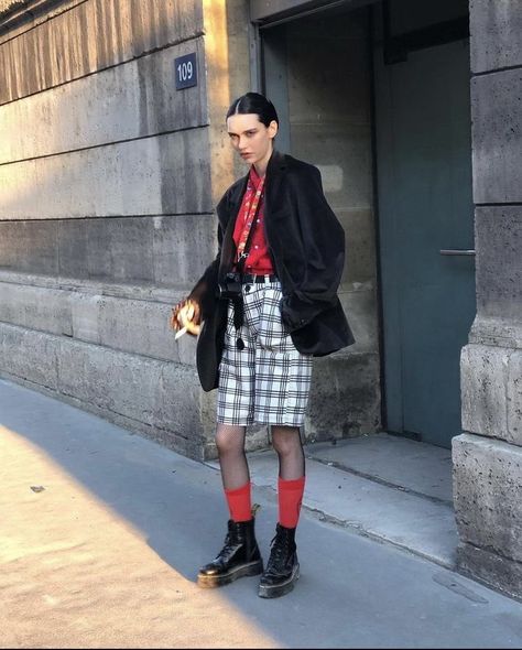 Villanelle Style, Enby Outfits, Sofia Steinberg, Guys In Skirts, Nyc Outfits, Street Style Edgy, Twin Peaks, 가을 패션, Business Outfits