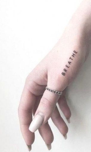 Ongles Beiges, Tattoo Artist Tattoo, Simple Tattoos For Women, Tattoo Design Tattoo, Tattoos For Women Half Sleeve, Artist Tattoo, Meaningful Tattoos For Women, Inspiration Tattoo