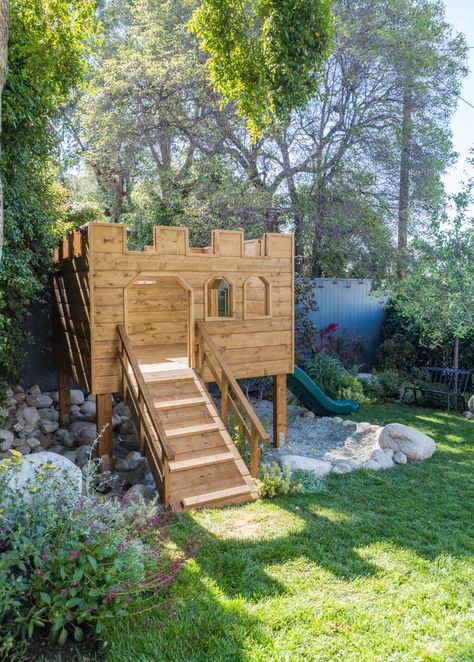 Building Our Backyard Castle with Wood Naturally - Emily Henderson Backyard Fort, Play Area Backyard, Tree House Diy, Tree House Kids, Backyard Buildings, Outdoor Play Area, Kids Outdoor Play, Playhouse Outdoor, Dream Yard