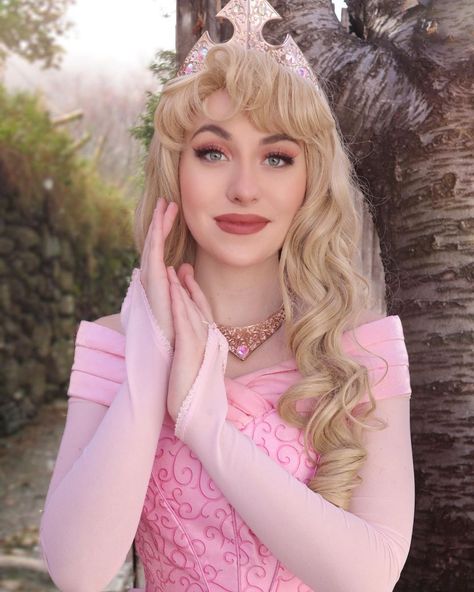 Sleeping Beauty Makeup, Sleeping Beauty Hair, Rosé Bangs, Disney Themed Outfits, Style Wig, Prince Phillip, Blue Fairy, Briar Rose, Makeup And Hair