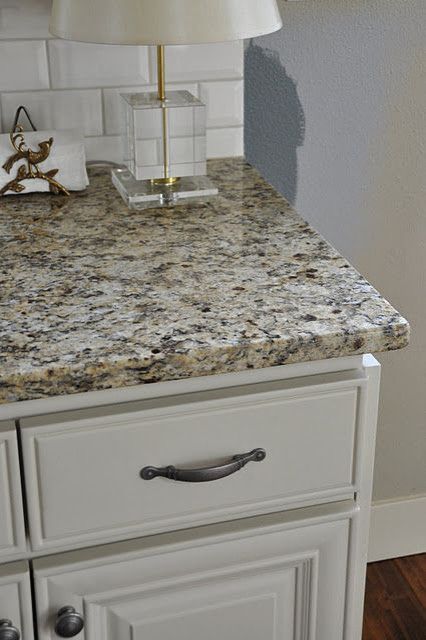 We recently moved into a house with venetian gold granite countertop. We do not like the color combination (see image below) and would prefer lighter countertop such as white quartz/marble. But at the moment we don't have budget to update everything. We changed the backsplash to white 3x6 subway ti... Kitchen Countertops Granite Colors, Venetian Gold Granite, Bathroom Grey, Granite Countertops Colors, Trendy Kitchen Backsplash, Granite Backsplash, Kitchen Ikea, Grey Countertops, Diy Backsplash