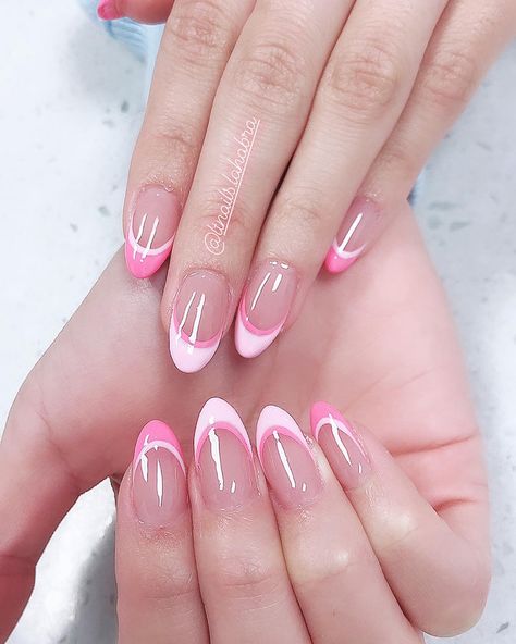 Almond Shape Dip Nail Designs, Cute Almond Nails Design Pink, Pink French Tip Nails Almond Valentines, Pink Sparkly French Tip Nails Almond, Cute Almond Nails Pink, French Tip With Pink Line, Pink Round Nails Design, Pink Tip Almond Nails, Pink Nails White Tips