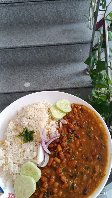 Rajma Chawal Aesthetic, Rajma Chawal Snap, Rajma Chawal Snapchat, Rajma Chawal, Disney Olaf, Healthy Food Menu, Healthy Indian Recipes, Healthy Food Inspiration, Vegetarian Fast Food