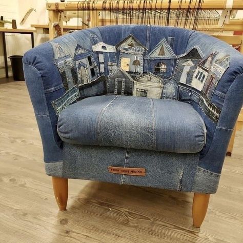 Denim Chair, Denim Furniture, Återvinna Jeans, Diy Furniture Upholstery, Denim Scraps, Reupholster Furniture, Art House, Funky Furniture, Chair Upholstery