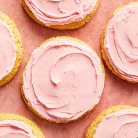 Delish Crumble Sugar Cookie Copycat, Crumbl Cookie Copycat Pink Sugar, Crumbl Pink Velvet Cookie Recipe, Pink Frosted Sugar Cookies, Crumbl Cookies Pink Sugar, Sweet Buttercream Frosting, Copy Cat Pink Sugar Cookie, Almond Sugar Cookies, Pumpkin Whoopie Pies