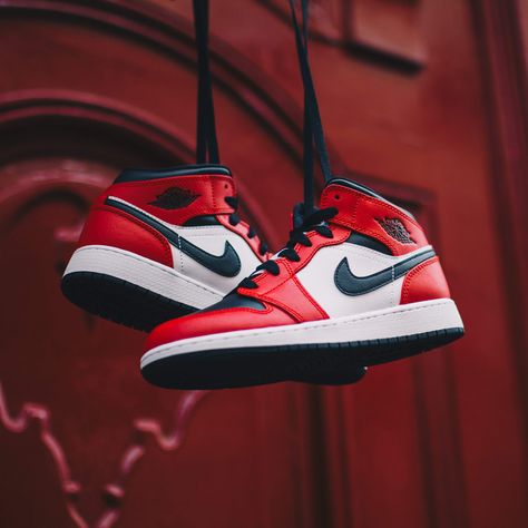 Air Jordan 1 Mid Chicago BlackToe - 554725-069 - Wethenew Shoe Widgets, Jordan Rouge, Air Jordan 1 Mid Chicago, Jordan Shoes Wallpaper, Jordan 1 Mid Chicago, Buty Jordan, Jordan 1 Red, Sneakers Nike Jordan, Shoes Wallpaper