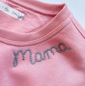 Embroider T Shirt Diy, How To Crochet Embroidery, How To Hand Embroidery Sweatshirt, Embroidery On Shirts Diy, Embroidery With Thick Yarn, Embroidery With Cricut, Diy Hand Stitched Name, Embroidering Sweatshirts Diy, Name Embroidered Sweater Diy