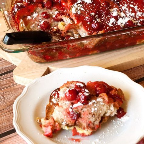 Cherry French Toast, Breakfast Casserole Recipes, French Toast Casserole Overnight, Best Breakfast Casserole, Easy Breakfast Recipes, Crepes And Waffles, Dump Cake Pumpkin, Overnight Breakfast Casserole, Overnight Breakfast