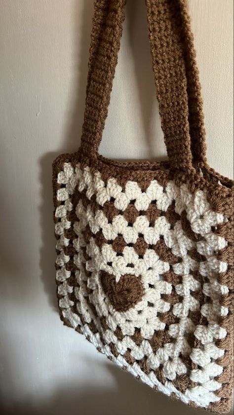 Crochet Trendy, Chic Crochet, Mode Crochet, Stylish Crochet, Crochet Business, Kawaii Crochet, Crochet Design Pattern, Crochet Handbags Patterns, Crochet Fashion Patterns