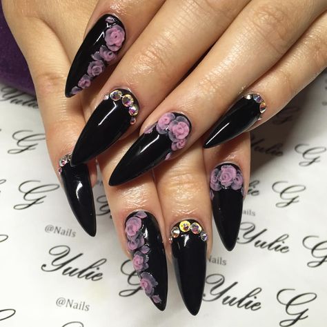 Goth Valentines Nails, Goth Valentines, Acrylic Nail Shapes, Edgy Nails, Goth Nails, Popular Nails, Art Masters, Fabulous Nails, Dark Floral