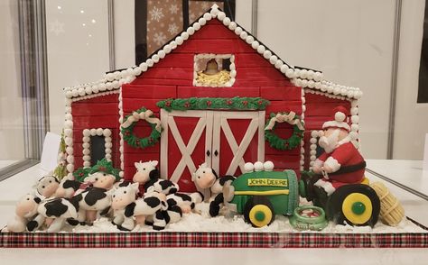 Gingerbread House Farm, Barn Gingerbread House Ideas, Gingerbread Barn Ideas, Farm Gingerbread House, Gingerbread Farm, Unique Gingerbread House Ideas, Gingerbread Barn, Barnyard Christmas, Gingerbread Contest