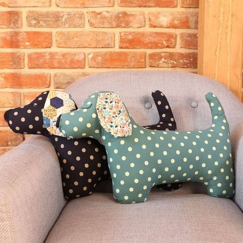 Birds Fabric, Sewing Stuffed Animals, Dog Cushions, Diy Felt, Fabric Toys, Felt Birds, Sewing Pillows, Baby Pillows, Dog Pillow