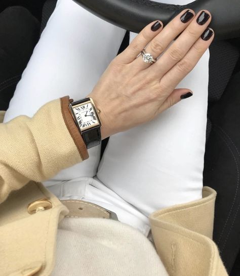 Cartier Tank Must, Cartier Watches Women, Wife Clothes, Cartier Tank Solo, Tank Outfit, British Outfits, Cartier Tank, Smart Casual Outfit, Tres Chic