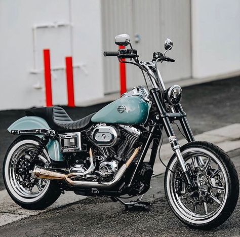 Dyna Club Style, Harley Street Bob, Custom Motorcycle Paint Jobs, Custom Motorcycles Harley, Custom Paint Motorcycle, Cool Motorcycle Helmets, Honda Super Cub, Motorcycle Paint Jobs, Dyna Low Rider