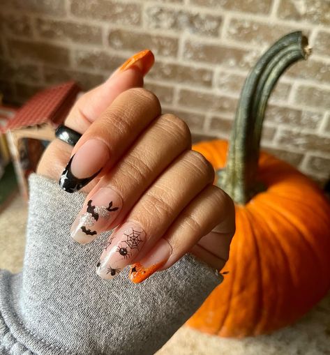 𝐼𝓈𝒶𝒷𝑒𝓁𝒶 𝒞𝑜𝓇𝒹𝑒𝓇𝑜 | 🎃👻🕷️🕸️ . . . . . . #gelxnails #halloweennails #halloween #nails #bats #spiders #ghosts #pumpkins | Instagram Halloween Nails Bats, Nails Bats, Pumpkin Halloween Nails, Pumpkin Halloween, Spiders, Halloween Nails, Halloween Pumpkins, Nail Inspo, Pumpkins