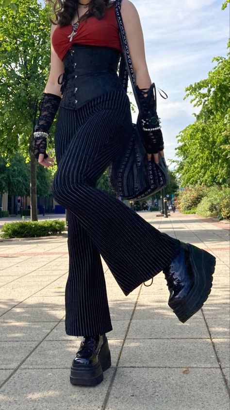 Romantic Goth Outfits Men, Alt Formal Outfits, Goth Outfits With Pants, Alt Formal, Formal Grunge Outfits, Black Emo Outfits, Goth Platforms, Alt Outfits, Couture Mode