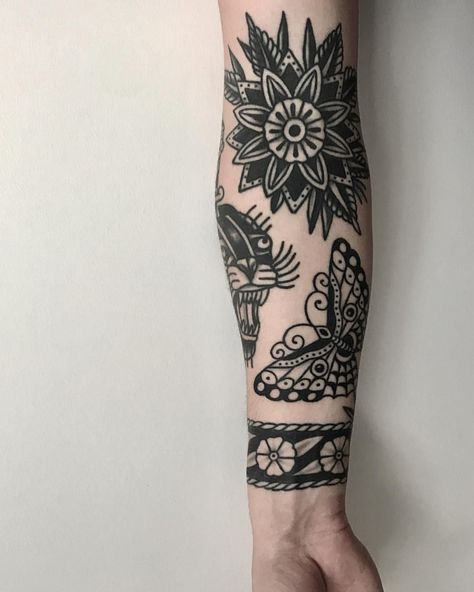 Traditional Tattoo Sleeve, Inspiration Tattoos, Old School Tattoo Designs, Traditional Tattoo Design, Traditional Tattoo Flash, Tattoo Designs And Meanings, Up Tattoos, Black Ink Tattoos, American Traditional Tattoo