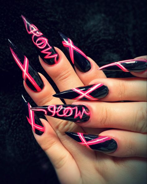 Neon On Black Nails, Edm Concert Nails, Badass Nail Designs, Black Neon Nails, Neon Light Nails, Black And Neon Nails, Neon Light Nail Art, Badass Nails, Concert Nails