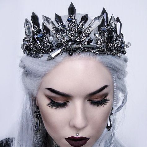 Gothic Tiara, Kostum Peri, Dark Faerie, Ace Design, Gothic Crown, Crown Aesthetic, Mermaid Crown, Crown Earrings, Pakaian Feminin