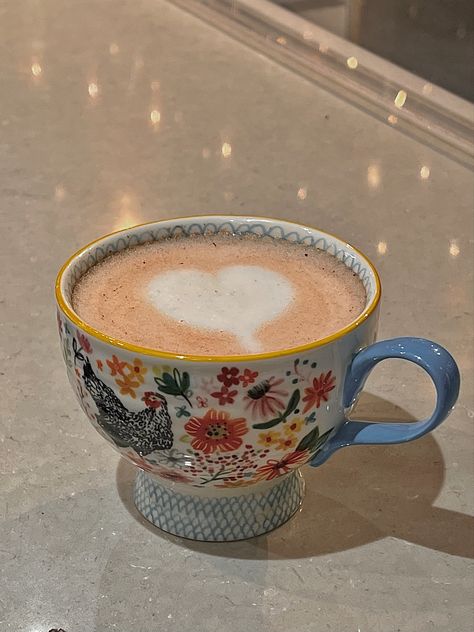 French Hot Chocolate Aesthetic, Hot Drinks Aesthetic, Cute Coffee Mugs Aesthetic, Mug Reference, Hot Cocoa Aesthetic, Tea Mug Aesthetic, Cup Of Coffee Aesthetic, Hot Coffee Aesthetic, Tea Cup Aesthetic