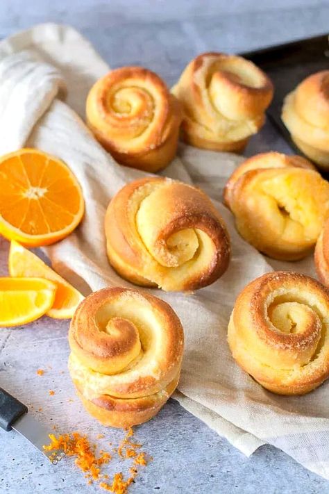 Orange Roll Recipe, Overnight Orange Rolls, Orange Dinner Rolls, Orange Rolls Recipe, Biscuits Cheddar, Lemon Curd Ice Cream, Morning Rolls, Bun Recipes, Cheese Burrito