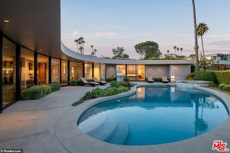 Elon Musk House, Bel Air Mansion, New Architecture, Midcentury Home, Los Angeles Homes, West Village, California Homes, Celebrity Houses, Elon Musk