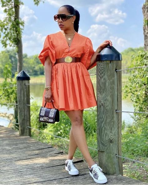 Curvy Outfits Summer, Classy Romper, 9to5chic Outfits, Dress And Sneakers Outfit, Dress Tips, Short Sundress, Everyday Casual Outfits, Fashion Influencer, Skirt And Sneakers