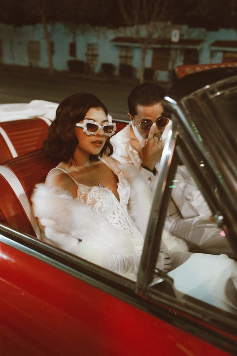 Sophia + Fermando — Samantha Jacob Photography Old Vegas Aesthetic, Aesthetic Elopement, Vegas Aesthetic, San Diego Luxury, Old Vegas, Desert Aesthetic, Vegas Elopement, Top Photographers, Money Aesthetic