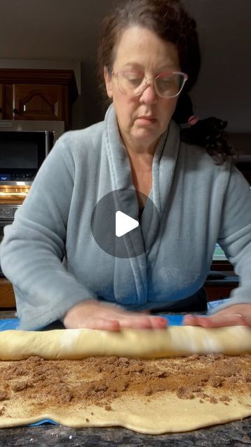 The Vintage Parents on Instagram: "Sourdough Discard Cinnamon Rolls are the perfect food. Save this video. Your future self will thank you.   Here’s what you’ll need:  For the dough:  8 tablespoons of cold butter 2 ½ cups of all-purpose flour ½ cup of sourdough starter discard 1 cup of milk 1 tablespoon of granulated sugar ½ teaspoon of salt 1 teaspoon of baking powder ½ teaspoon of baking soda  For the filling: ½ cup of brown sugar 3 teaspoons of cinnamon 4 tablespoons of melted butter  For the glaze: 1 ¼ cup of powdered sugar 1 tablespoon of melted butter 2 teaspoons of vanilla extract 1 ½ tablespoons of milk  Instructions:  Preheat your oven to 350 degrees Fahrenheit. In a large bowl, combine the flour, sourdough discard, sugar, salt, baking powder, and baking soda.Using a pastry cutter Discard Cinnamon Rolls, Sourdough Discard Cinnamon Rolls, Discard Bread, Sourdough Starter Discard, Cup Of Milk, Sourdough Discard, Future Self, Sourdough Starter, Perfect Food