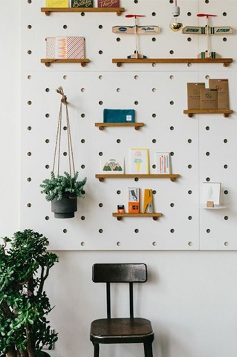 Custom pegboards display the wares at Loyal Supply Co., a new home office supplies and housewares store in Somerville, Massachusetts. Peg Board Shelves, Diy Peg Board, Peg Board Walls, Pegboard Display, Pegboard Storage, Housewares Store, Ideas Hogar, Design Sponge, Book Shelf