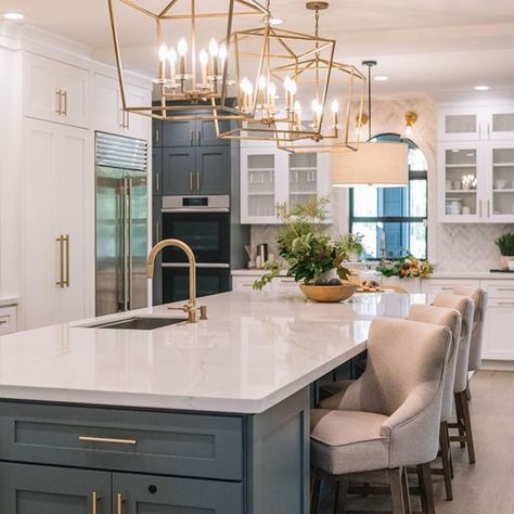 Shop this Instagram from @hartyinteriors Msi Calacatta Arno, Calacatta Arno Quartz, Kitchen Jokes, Travertine Pool Coping, Coffee Table Kitchen, Bathtub Remodel, Travertine Floors, Gold Kitchen, Solid Hardwood Floors